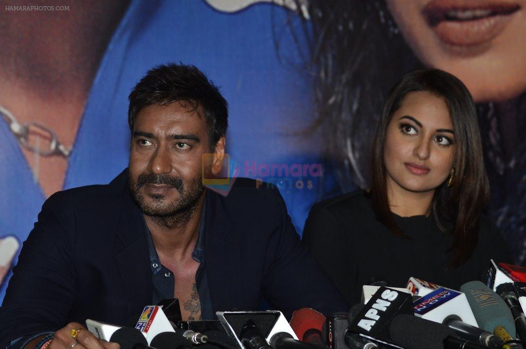 Sonakshi Sinha Ajay Devgn Promote Action Jackson On The Sets Of Kbc On 27th Oct 2014 Ajay